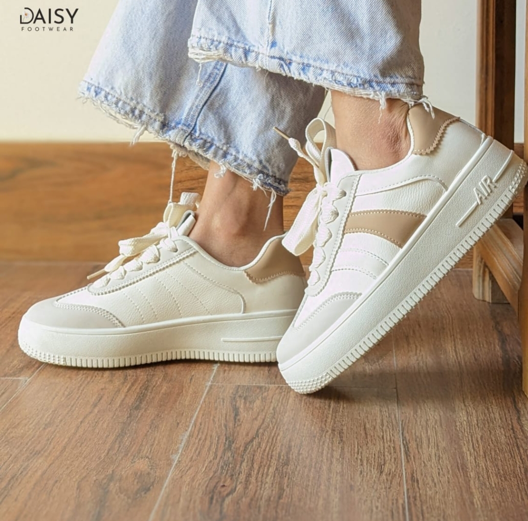 womens joggers sneakers
