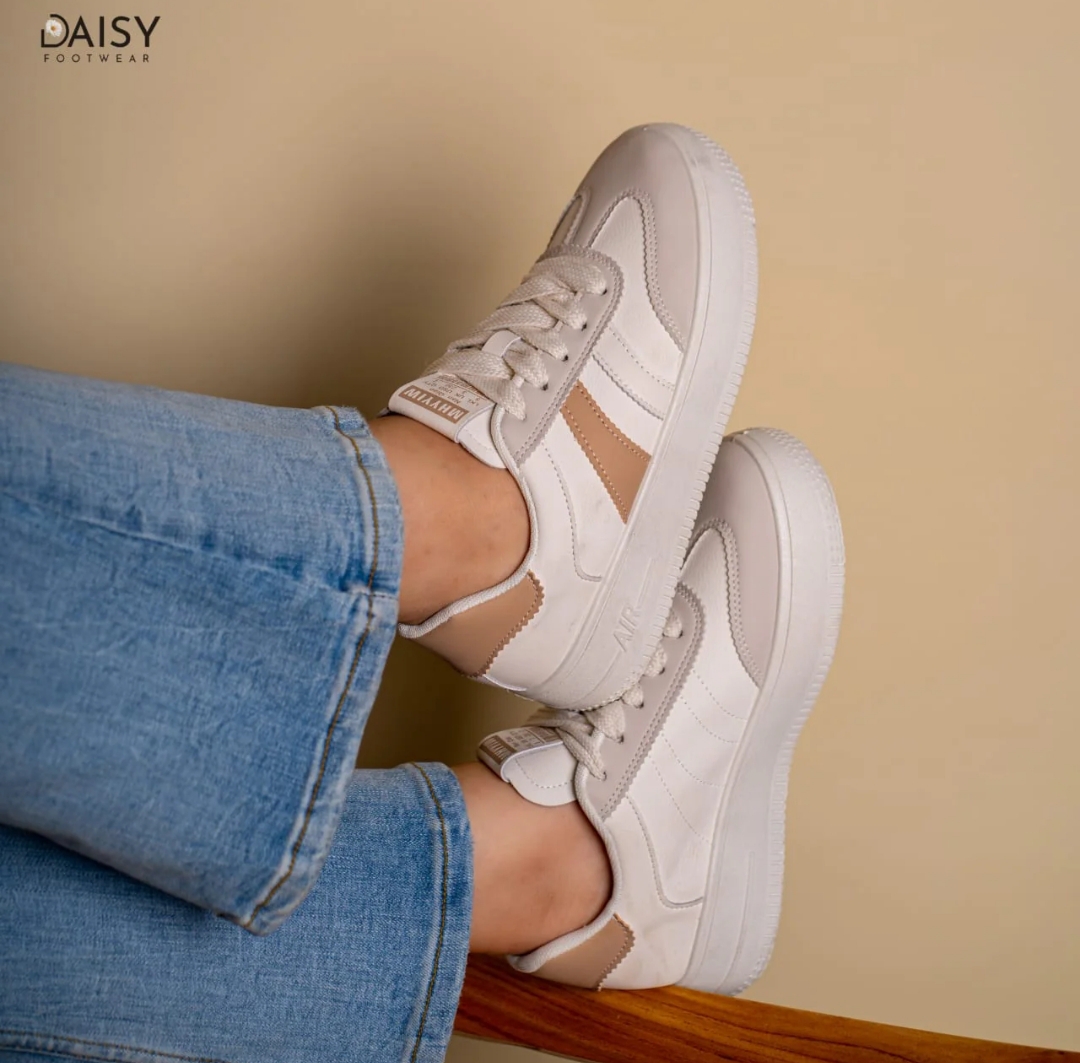 womens joggers sneakers