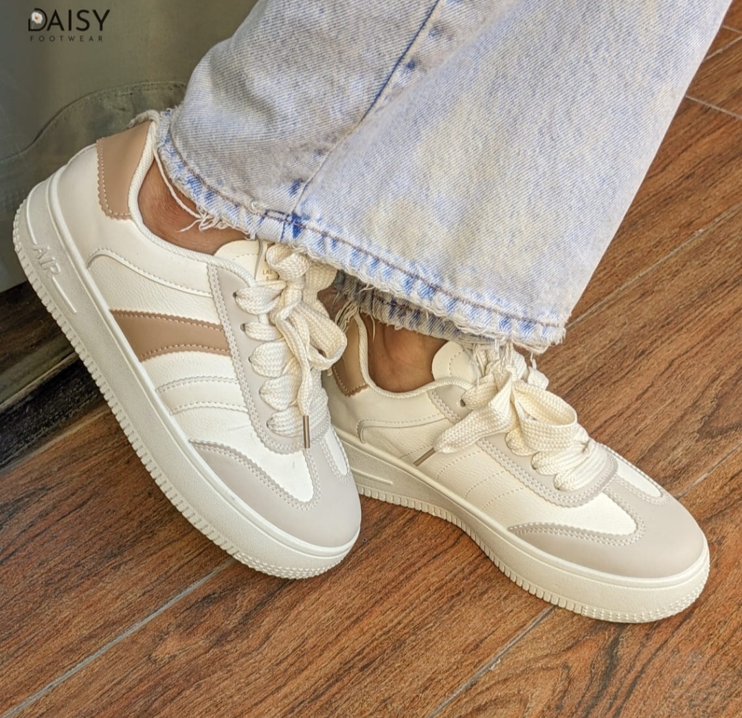 womens joggers sneakers