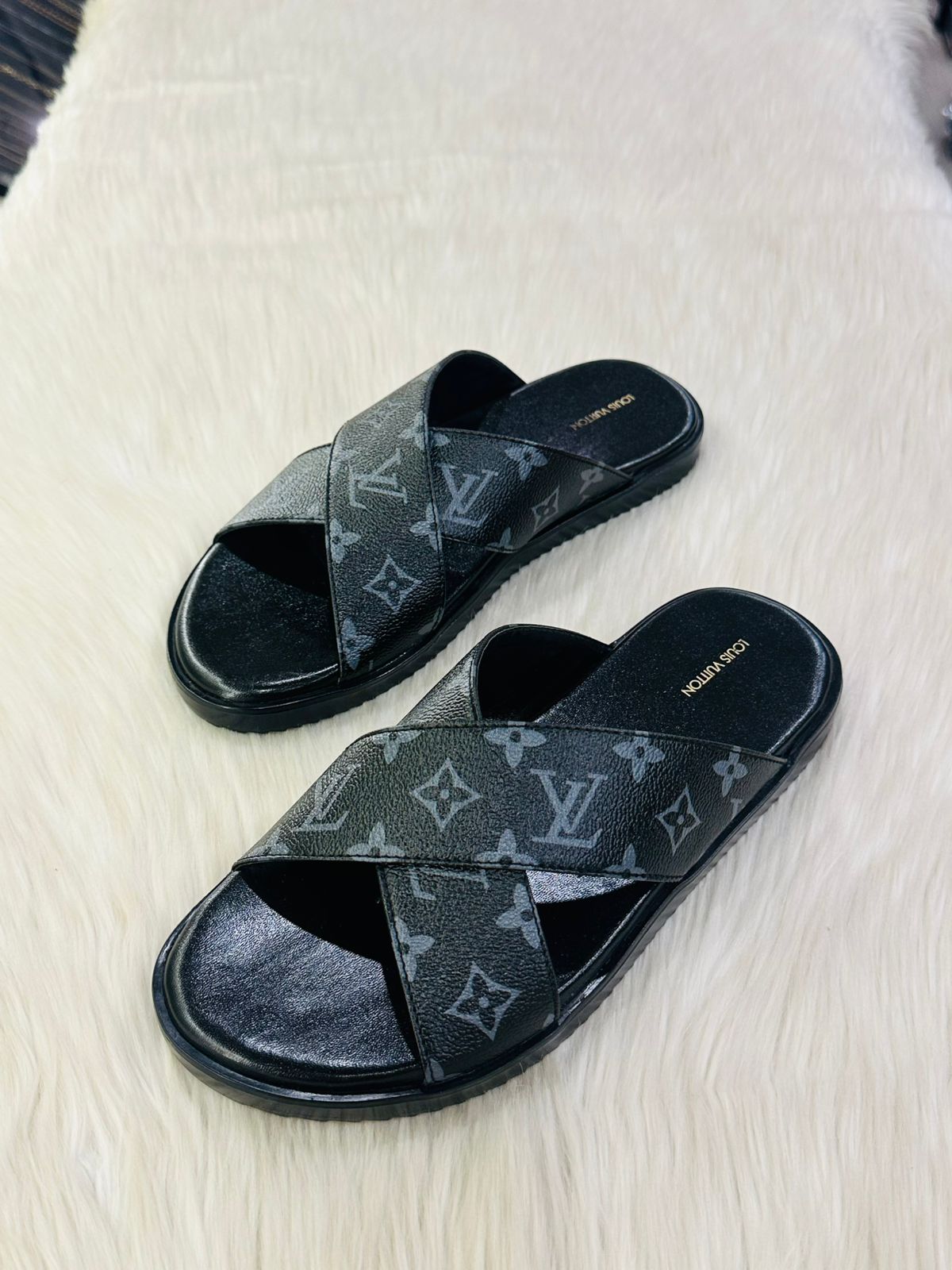 Men’s slippers slides