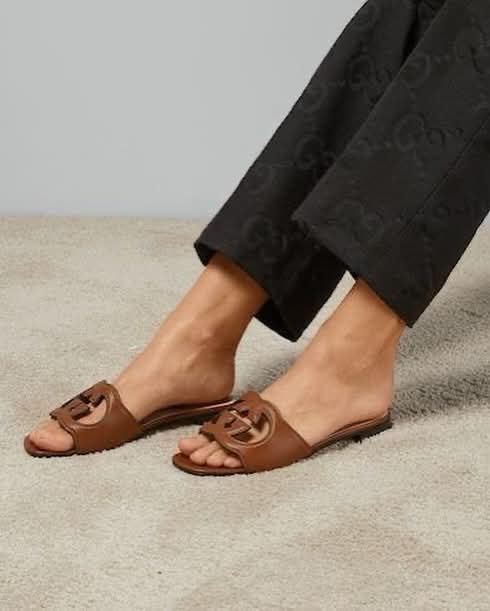 Women’s flats slippers