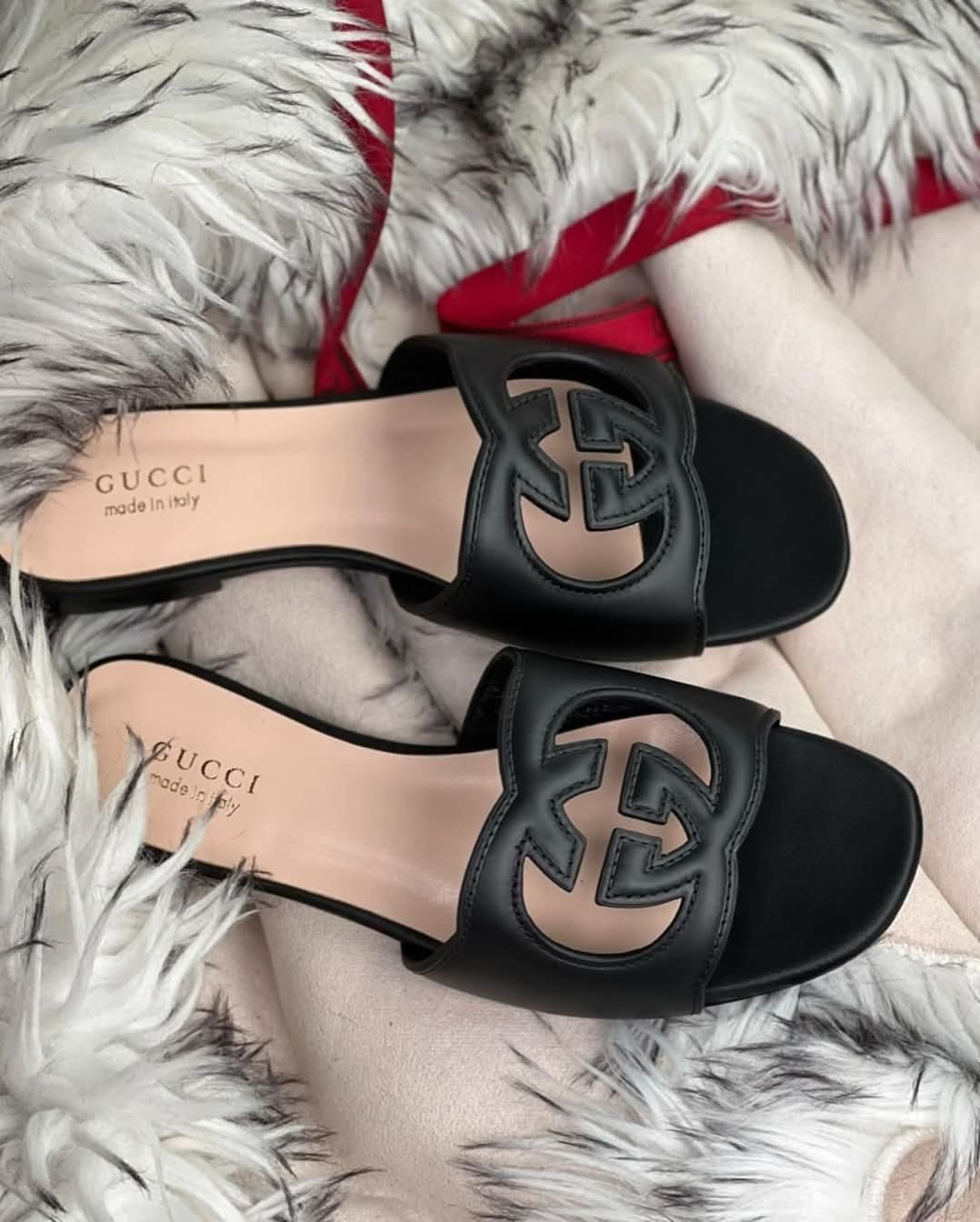 Women’s flats slippers