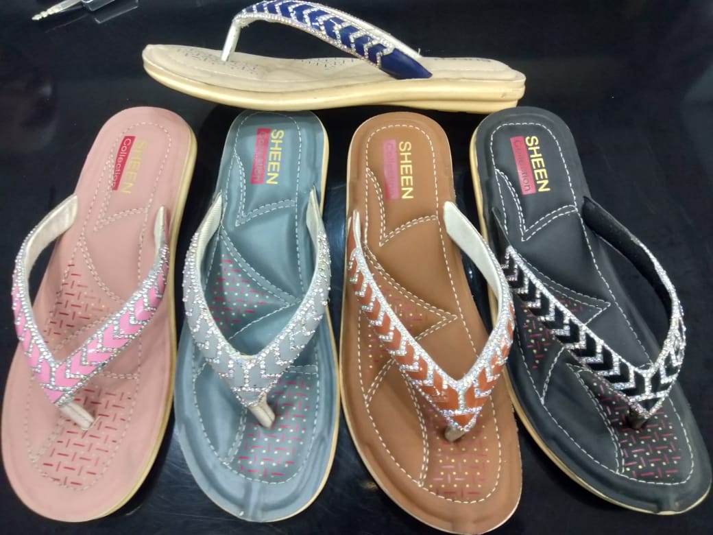 F02 women’s flats