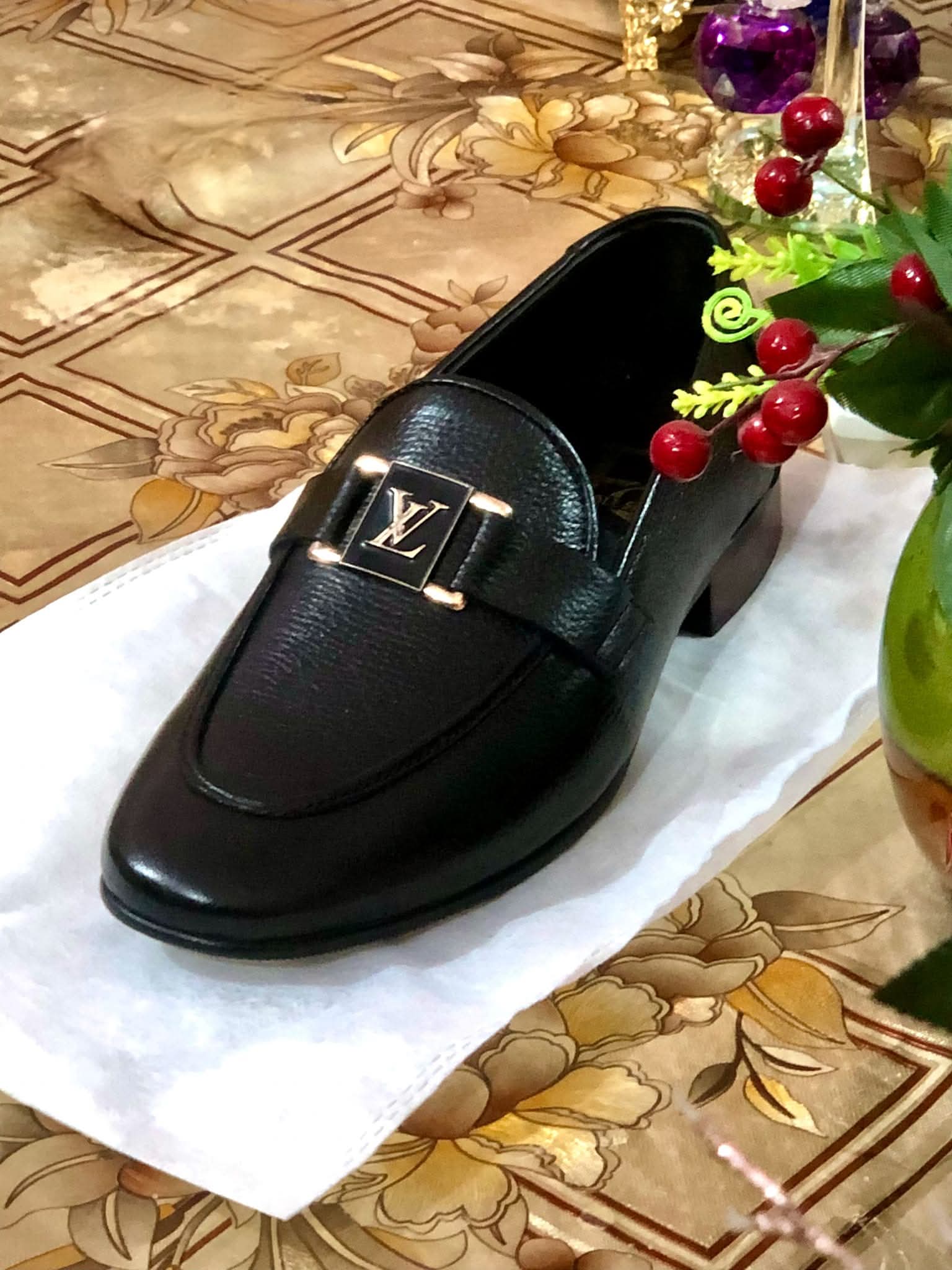 Premium LV Buckle Leather Shoes 👟mens loafers