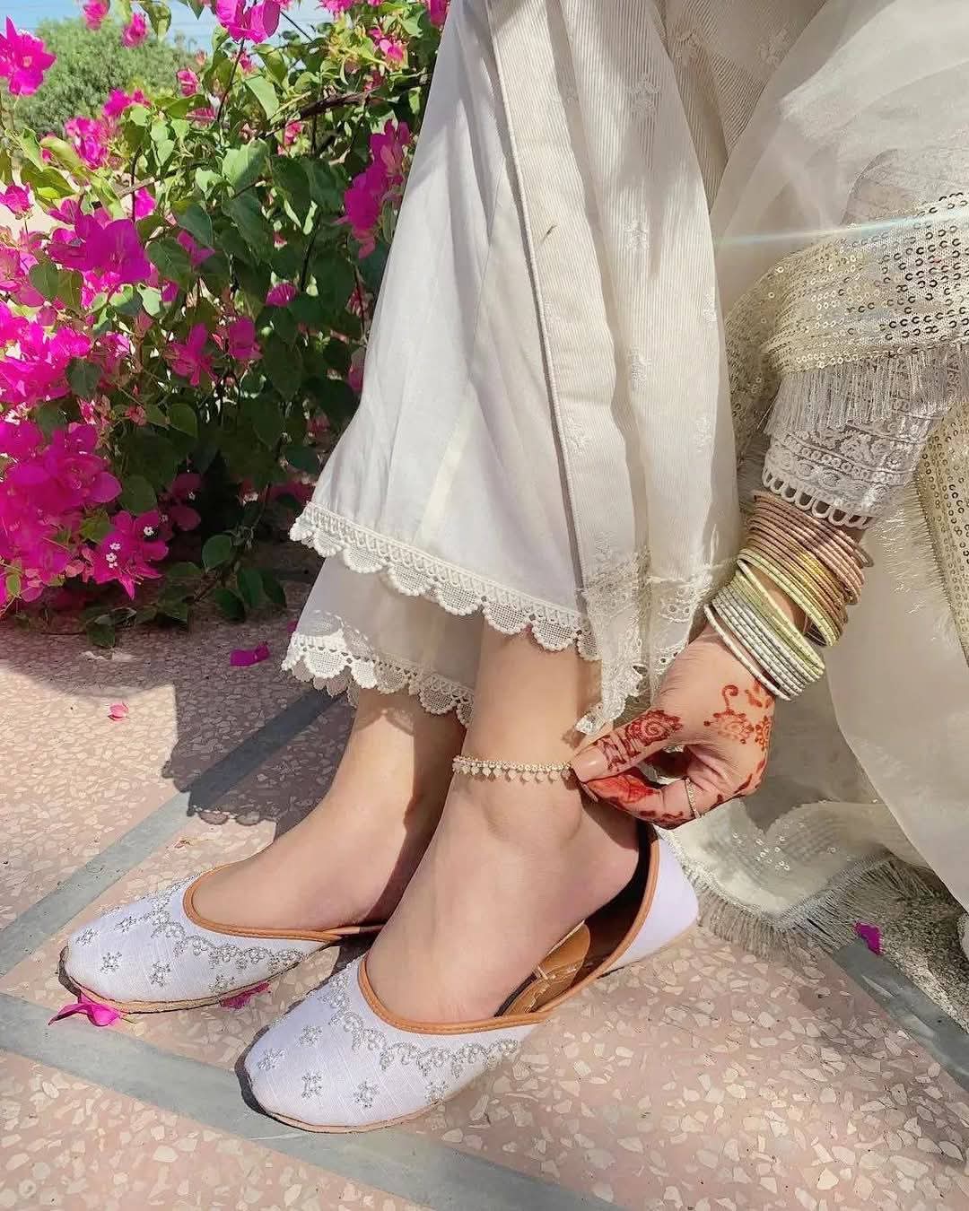 Womens khussa slippers New Summer Arrival Handmade orignal pure eathers