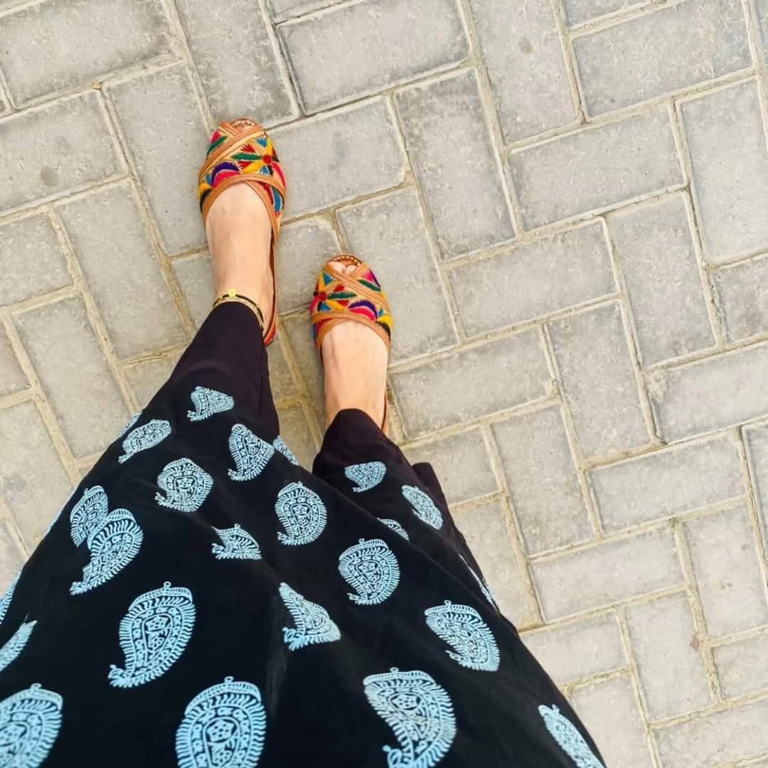 Womens khussa slippers New Summer Arrival Handmade orignal pure eathers