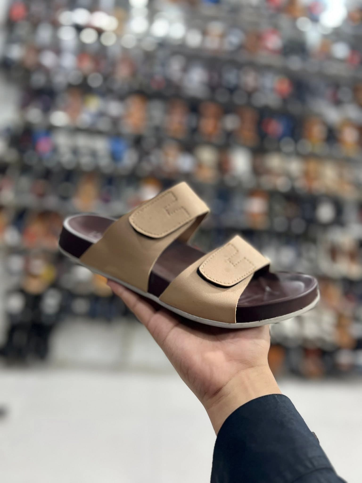 Available in wholesale! Mens casual slippers