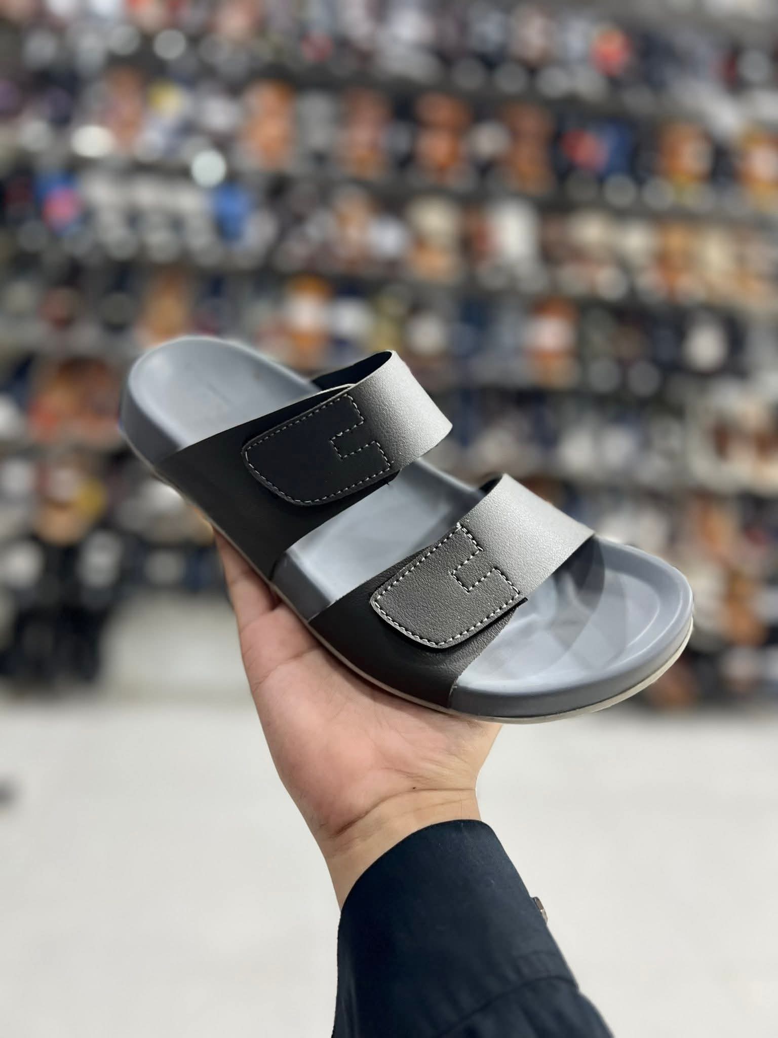 Available in wholesale! Mens casual slippers