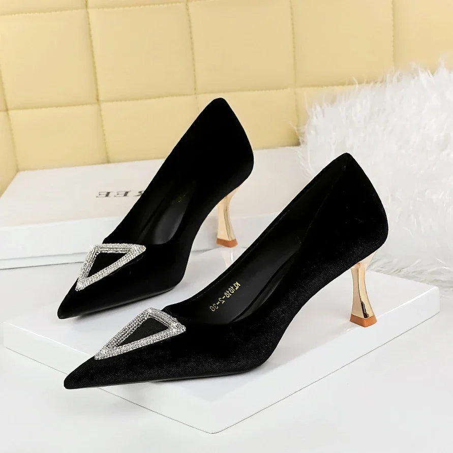 Designer Women Heels Prom Pumps Lady Velvet Pointed Toe 7cm Thin High Heels Pearl Crystal Buckle Shoes