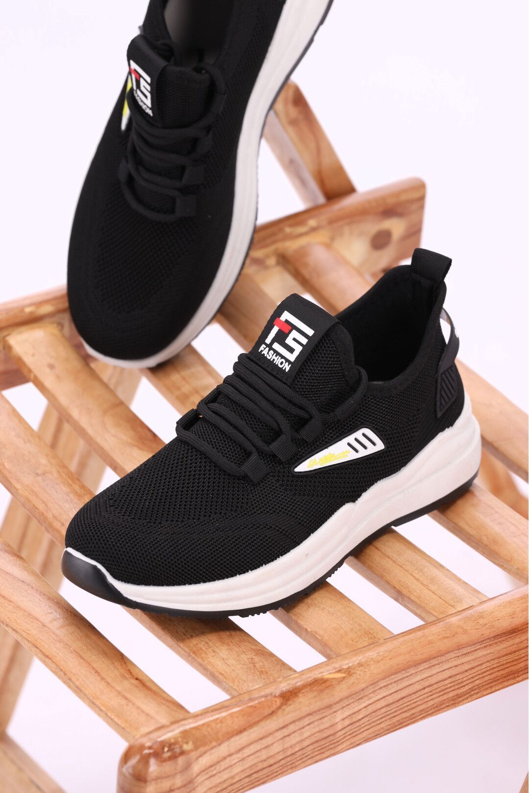 men black jogger shoes for walk