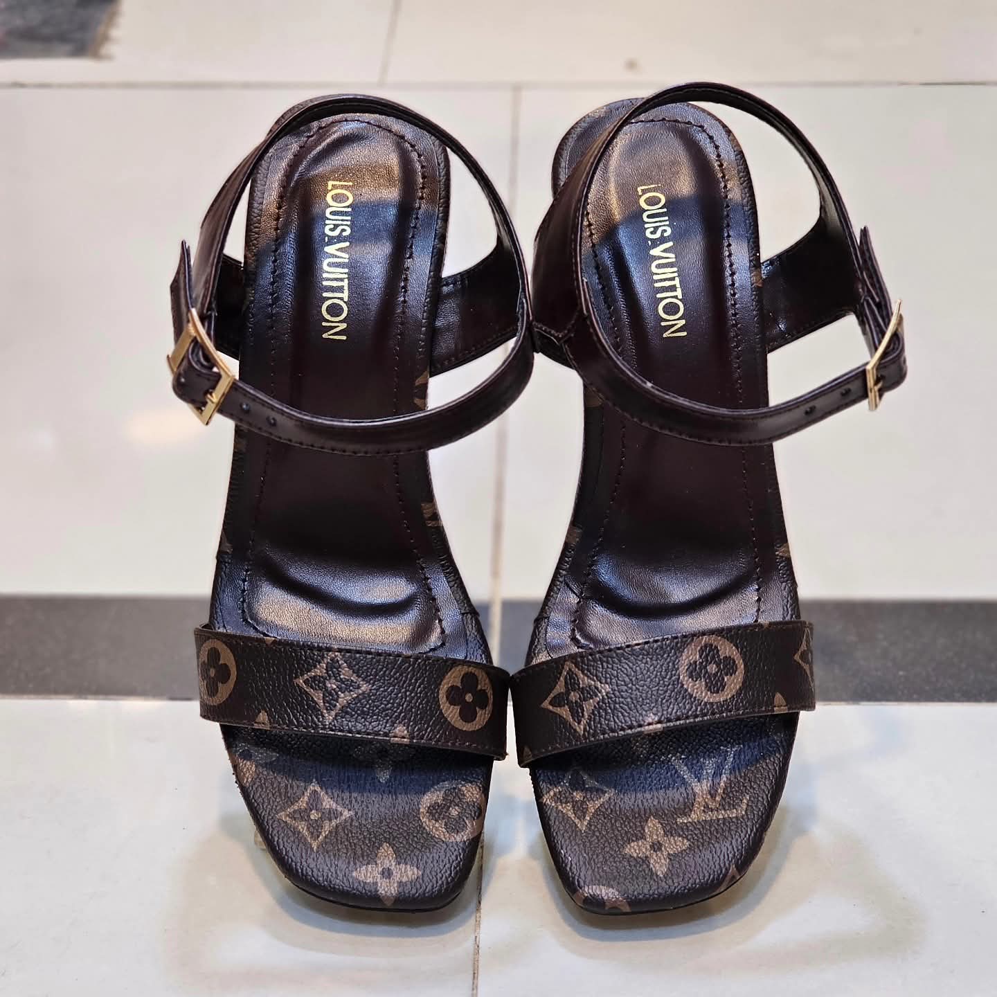 LV sandal womens
