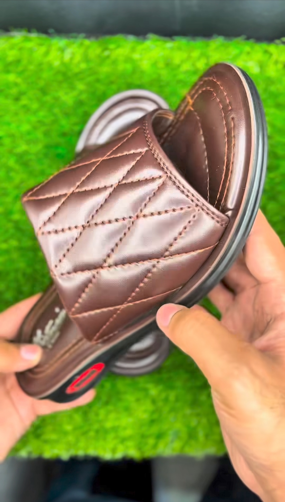 Men’s slippers leather make