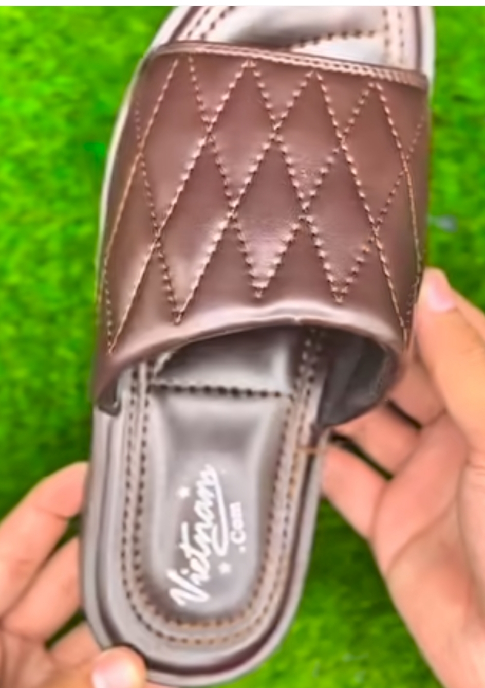 Men’s slippers leather make