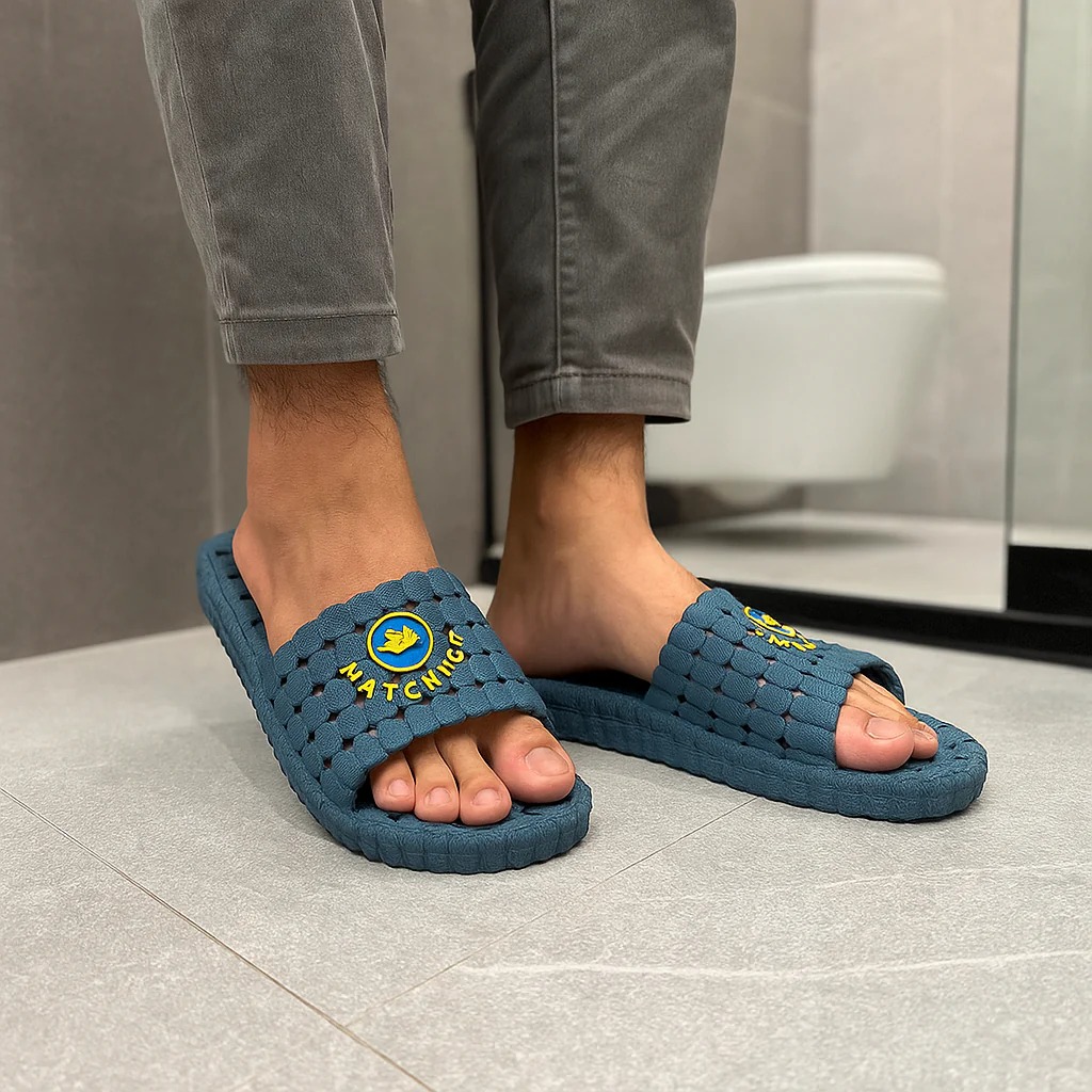 Bathroom slippers