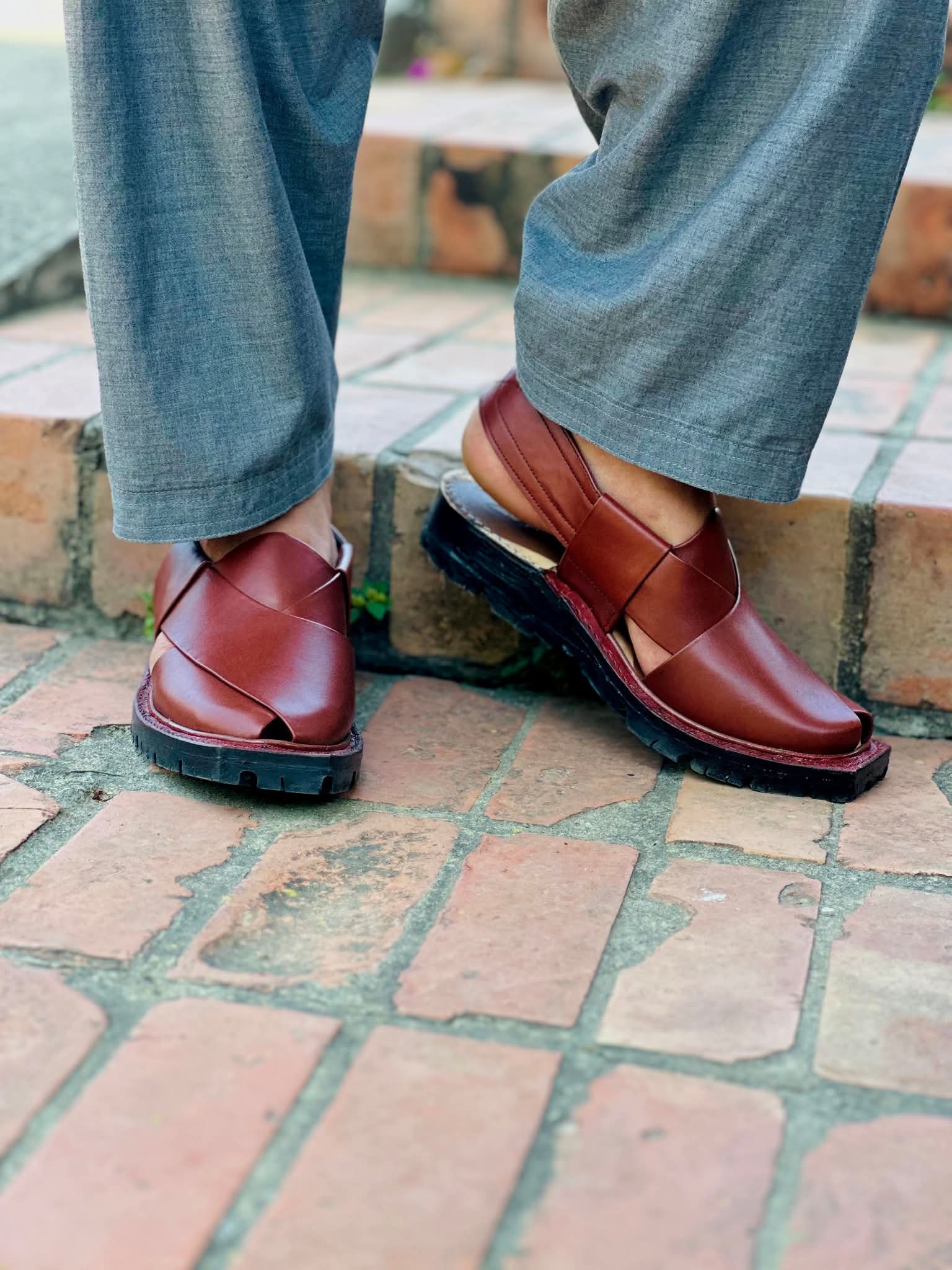 Naurozi chappal mens