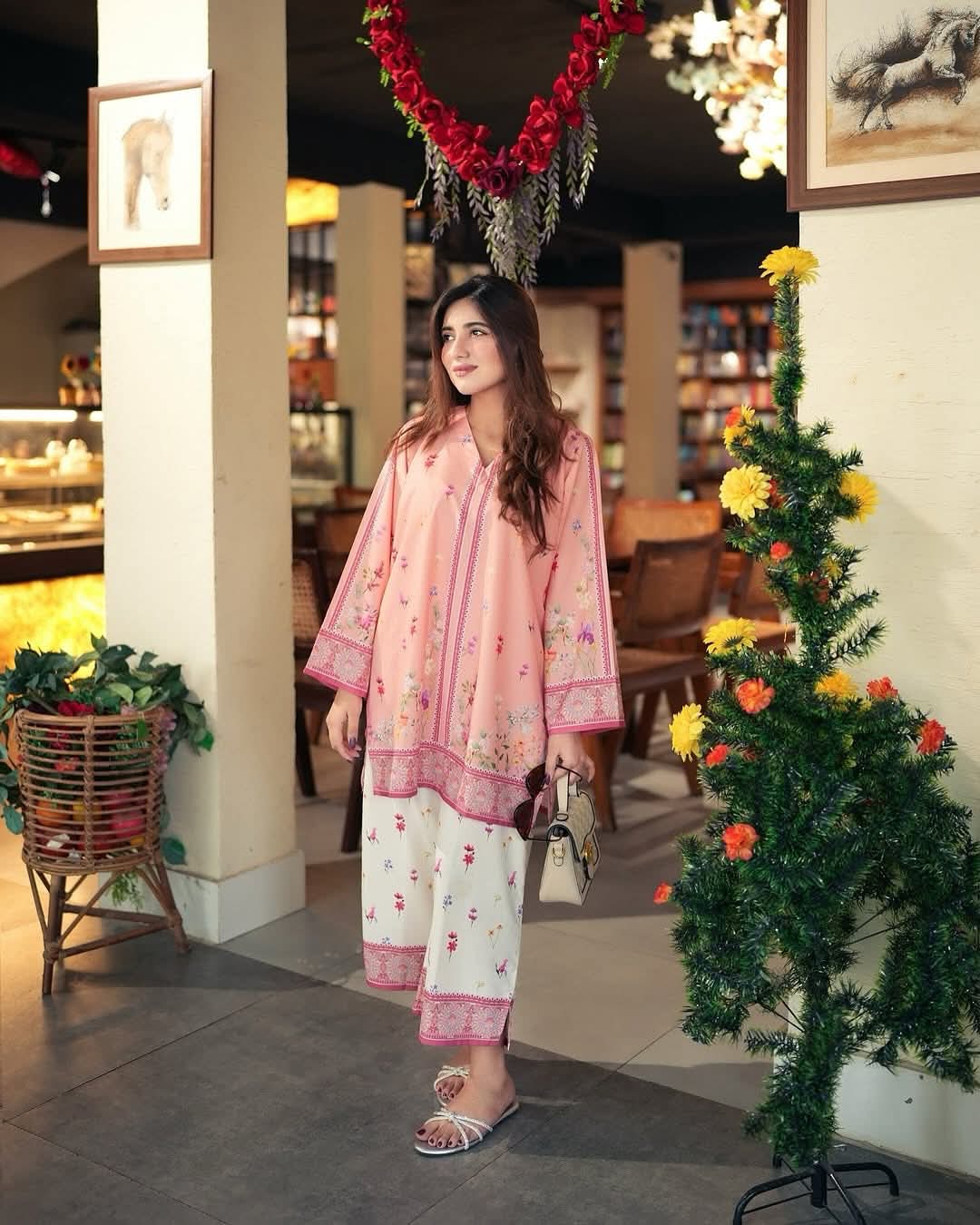 Women’s flats slippers