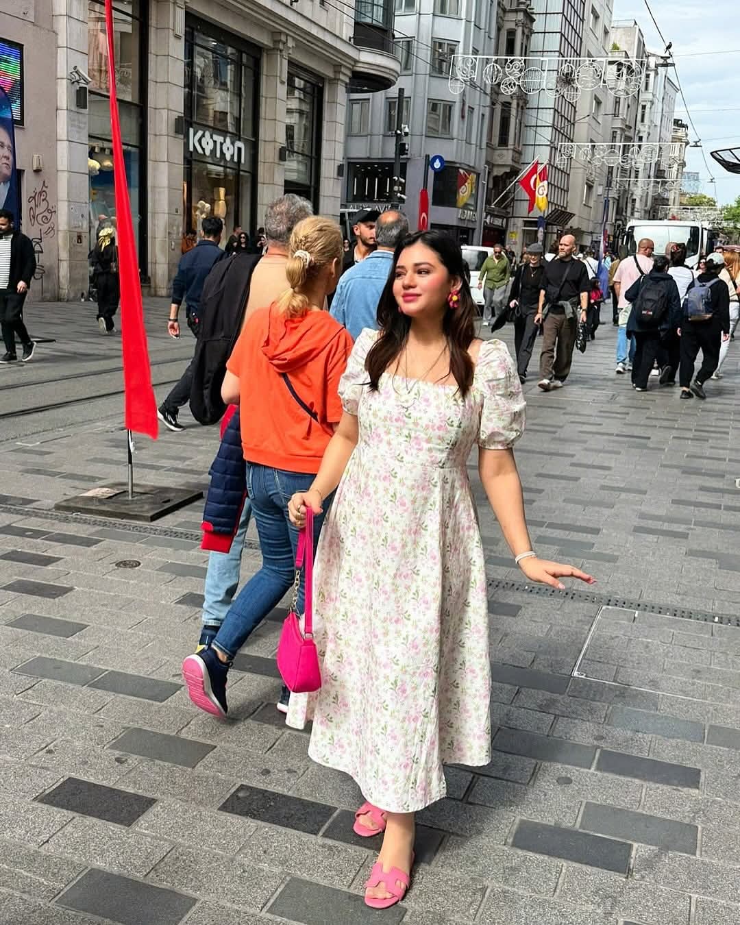 Women’s slippers flat