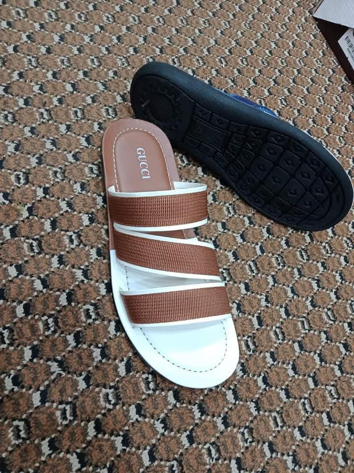 Men’s chappal.