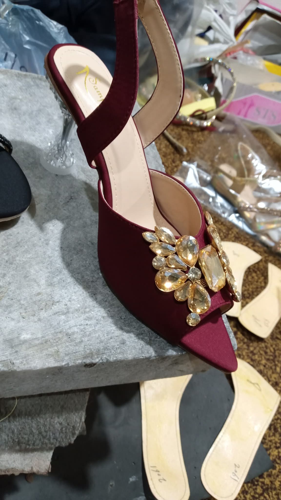 𝙗𝙧𝙞𝙙𝙖𝙡 𝙨𝙖𝙣𝙙𝙖𝙡 𝙞𝙢𝙥𝙤𝙧𝙩𝙖𝙣𝙩 𝙗𝙪𝙘𝙠𝙡𝙚 & 𝙝𝙞𝙡𝙡𝙨 All colors available Ord womens