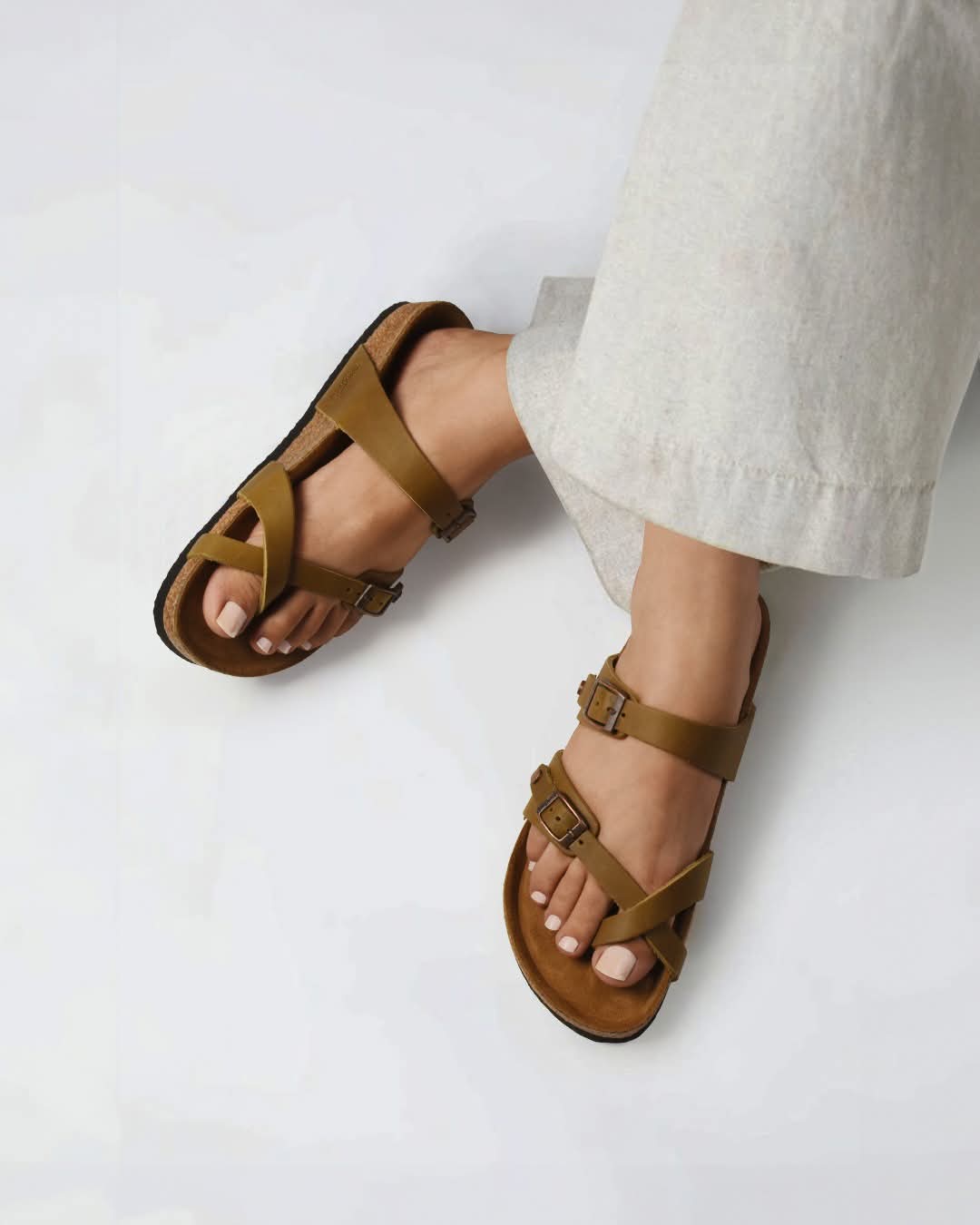 Criss-Cross Strap Leather Sandals! Mens