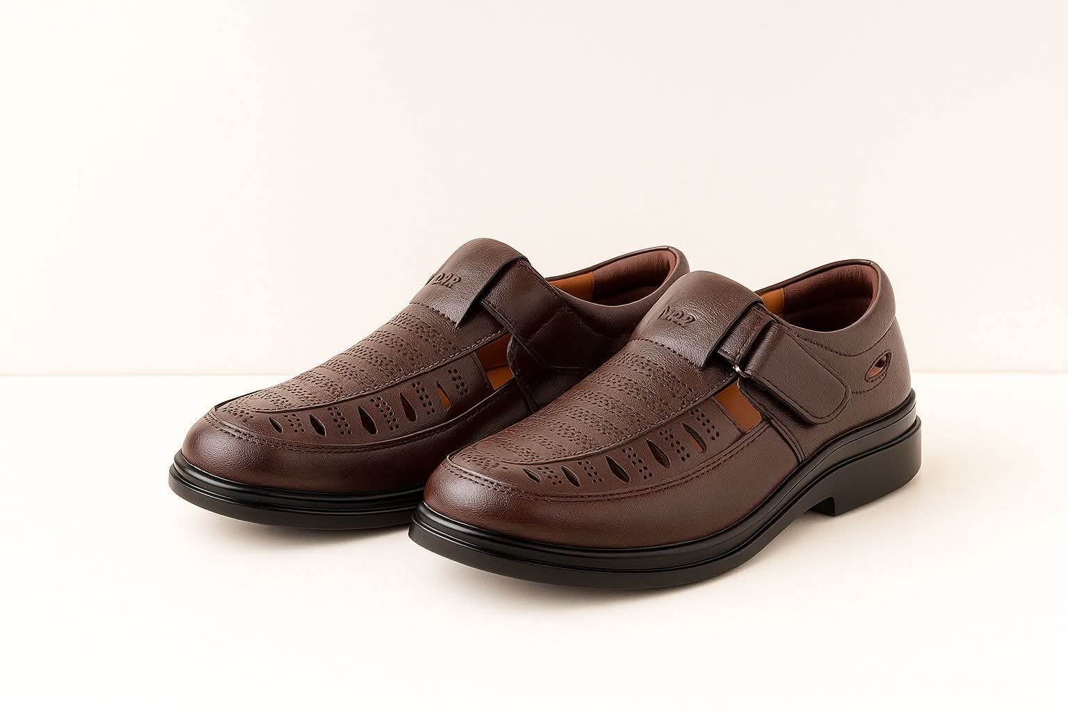 Leather sandals for men