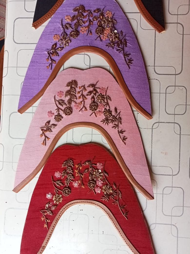 We make all kind of Khussa mens women’s