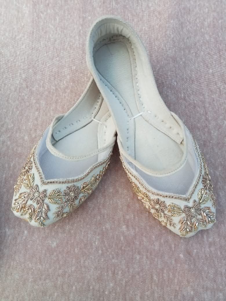 We make all kind of Khussa mens women’s