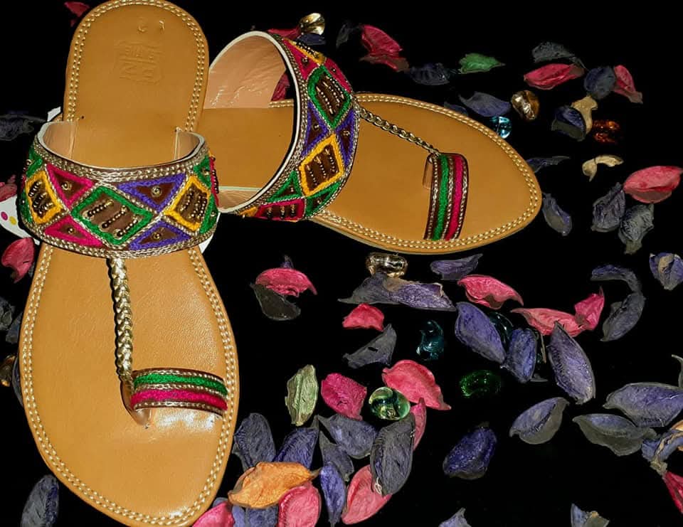 Women’s kolhapuri chappal s 850 without delivery good quality padded sole