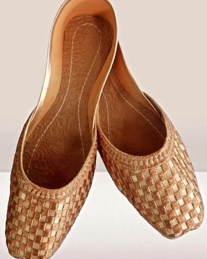 Khussy Jo Dil Chhu Jayein ladies Khussa womens