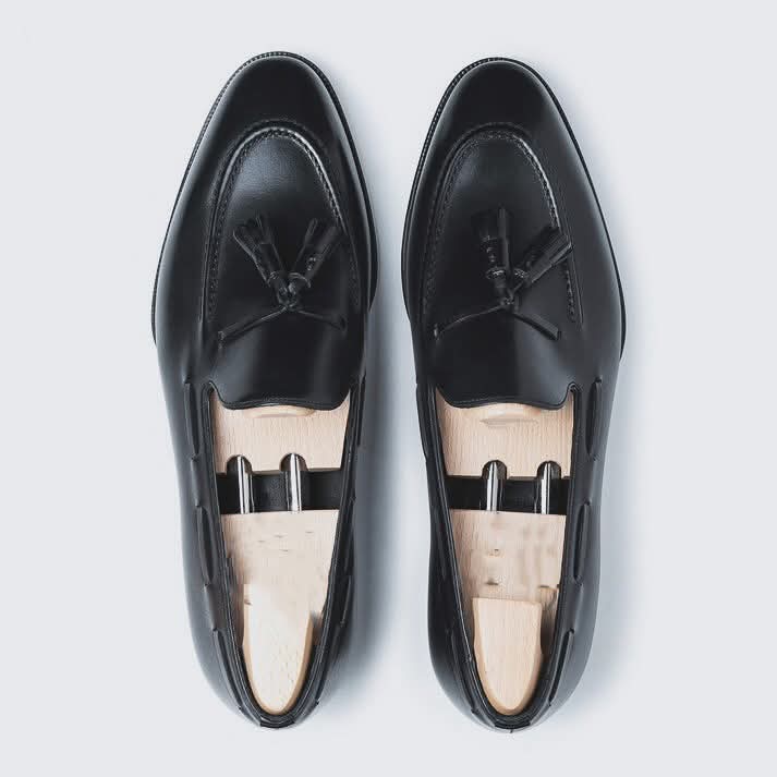 classic tassel loafer made in black mens