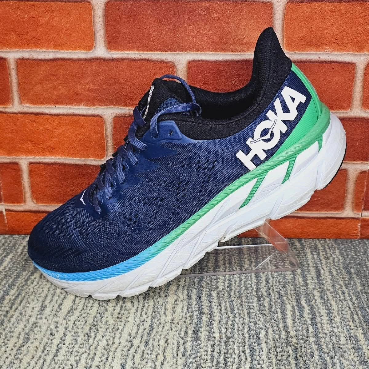 Hoka joggers for men’s