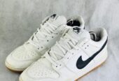 Nike SB dunk low white black  Condition premium plus mens joggers