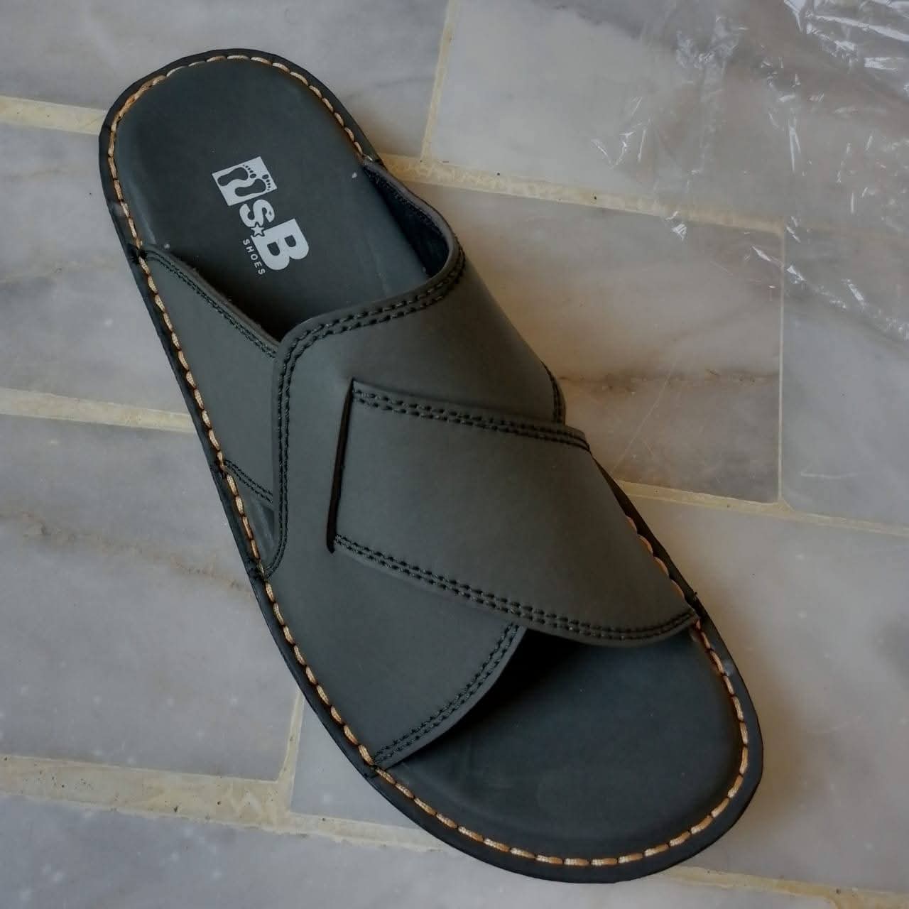 Men’s slippers pu soles