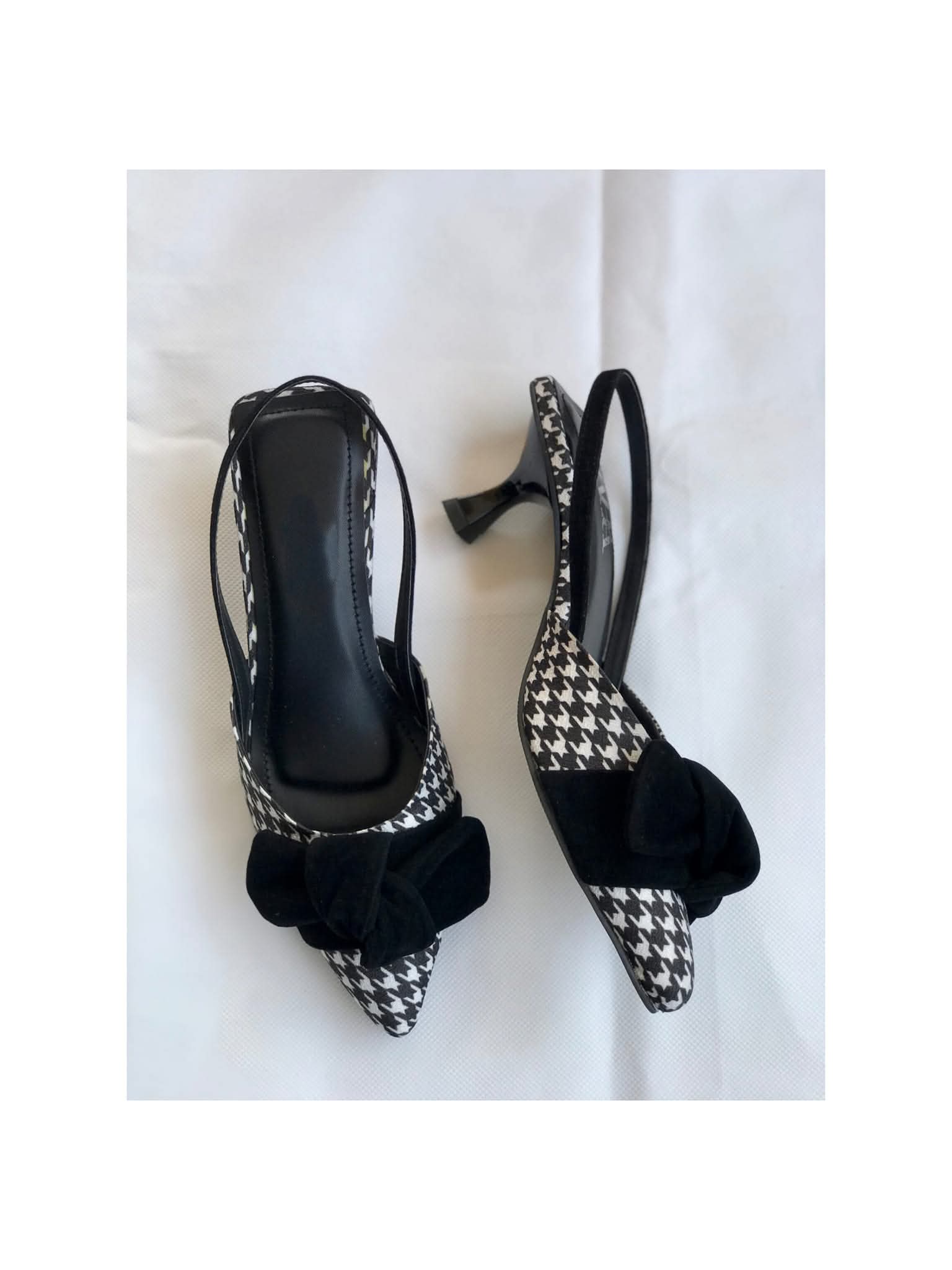 Court shoes for women