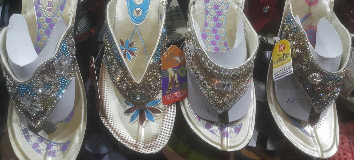 Minimum 6 pair. Price 1800 mens slippers