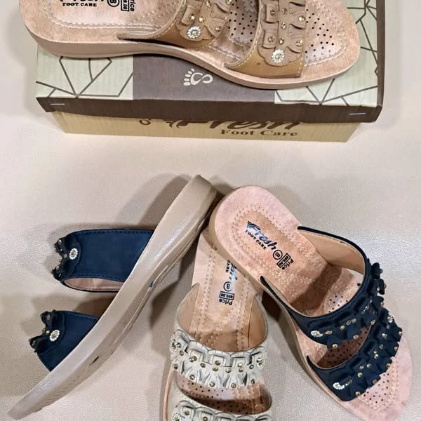 New design available mens womens slippers