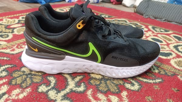 Nike shoes available, mens joggers