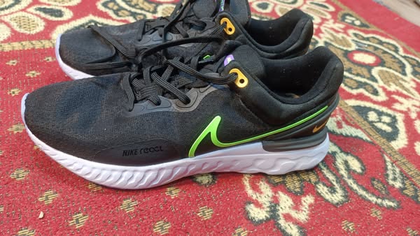 Nike shoes available, mens joggers