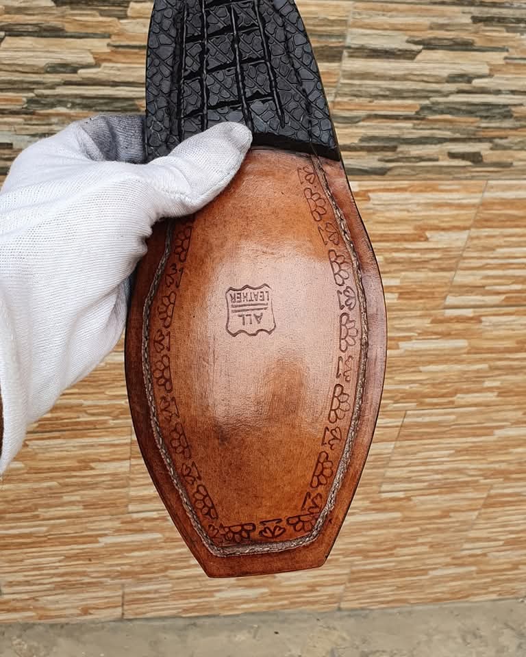 𝗣𝗿𝗲𝗺𝗶𝘂𝗺 𝗟𝗘𝗔𝗧𝗛𝗘𝗥 𝗦𝗢𝗟𝗘 mens sandals chappal