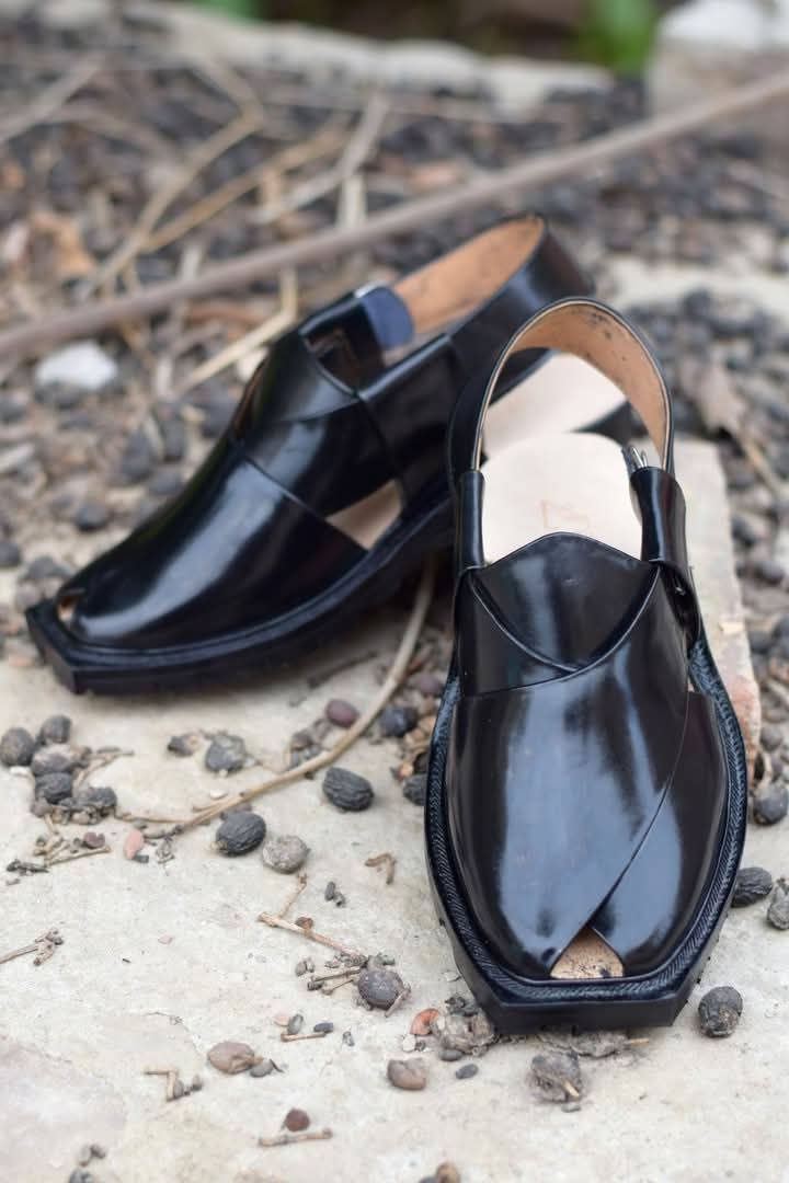 𝐆𝐄𝐍𝐔𝐈𝐍𝐄 𝐋𝐞𝐚𝐭𝐡𝐞𝐫 𝗡au𝗿𝗼𝘇𝗶 mens chappal