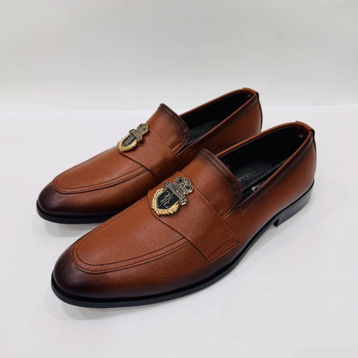 Upto 30% off all stock mens loafers casuals