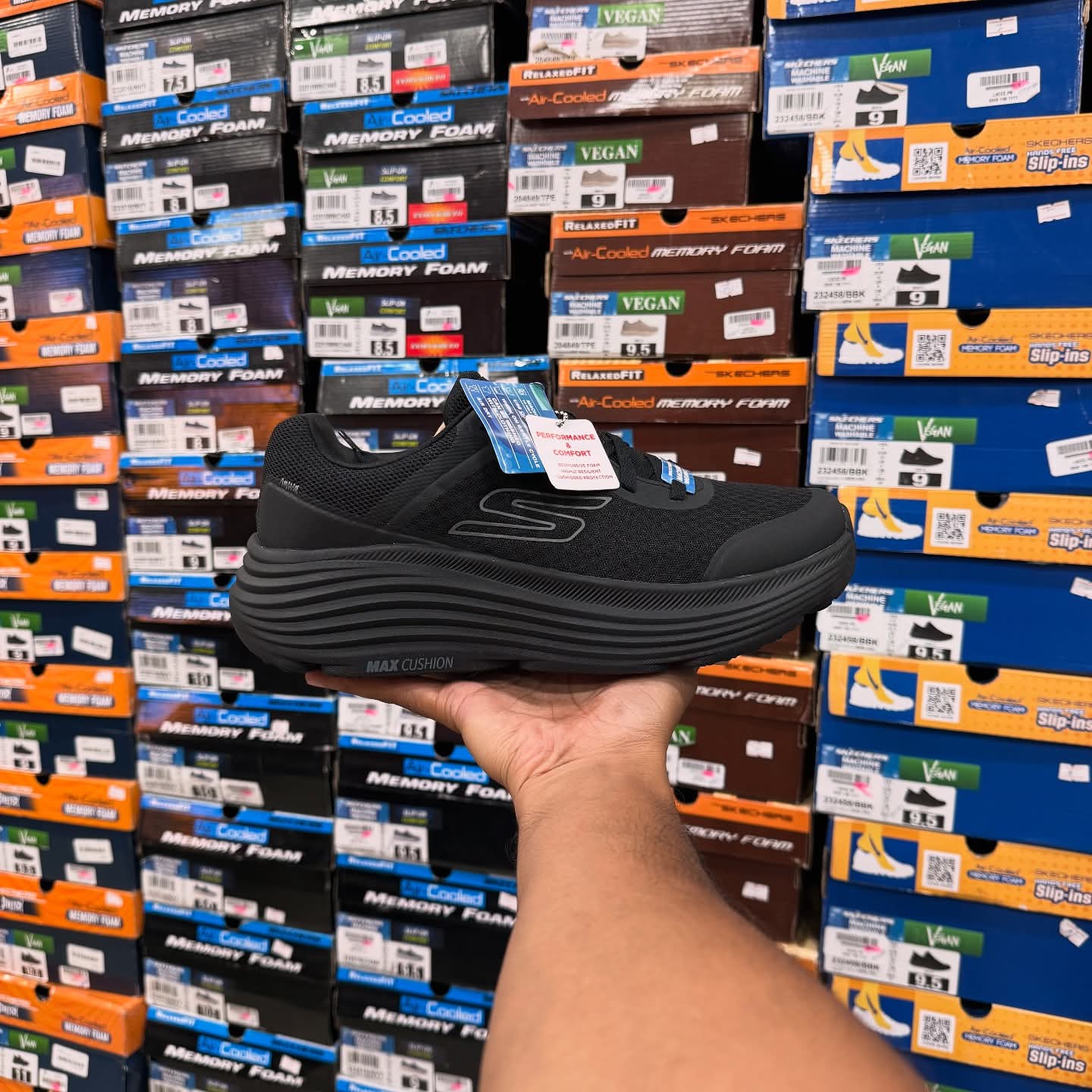 Skechers Men’s Max Cushioning Endeavour Perfect for Running,