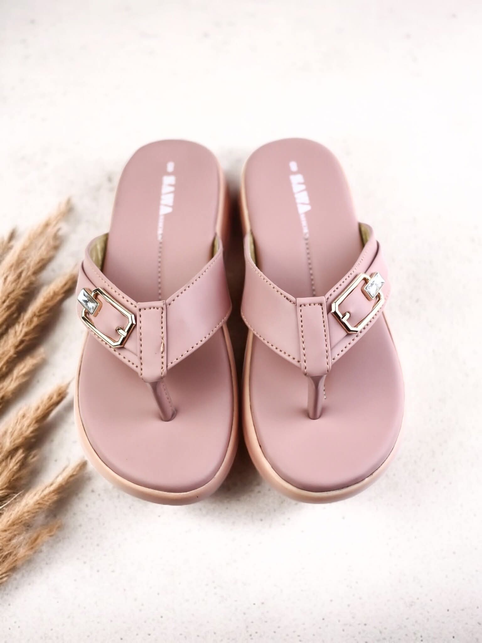 Step into sweet style 🌸 Shop today slippers womens
