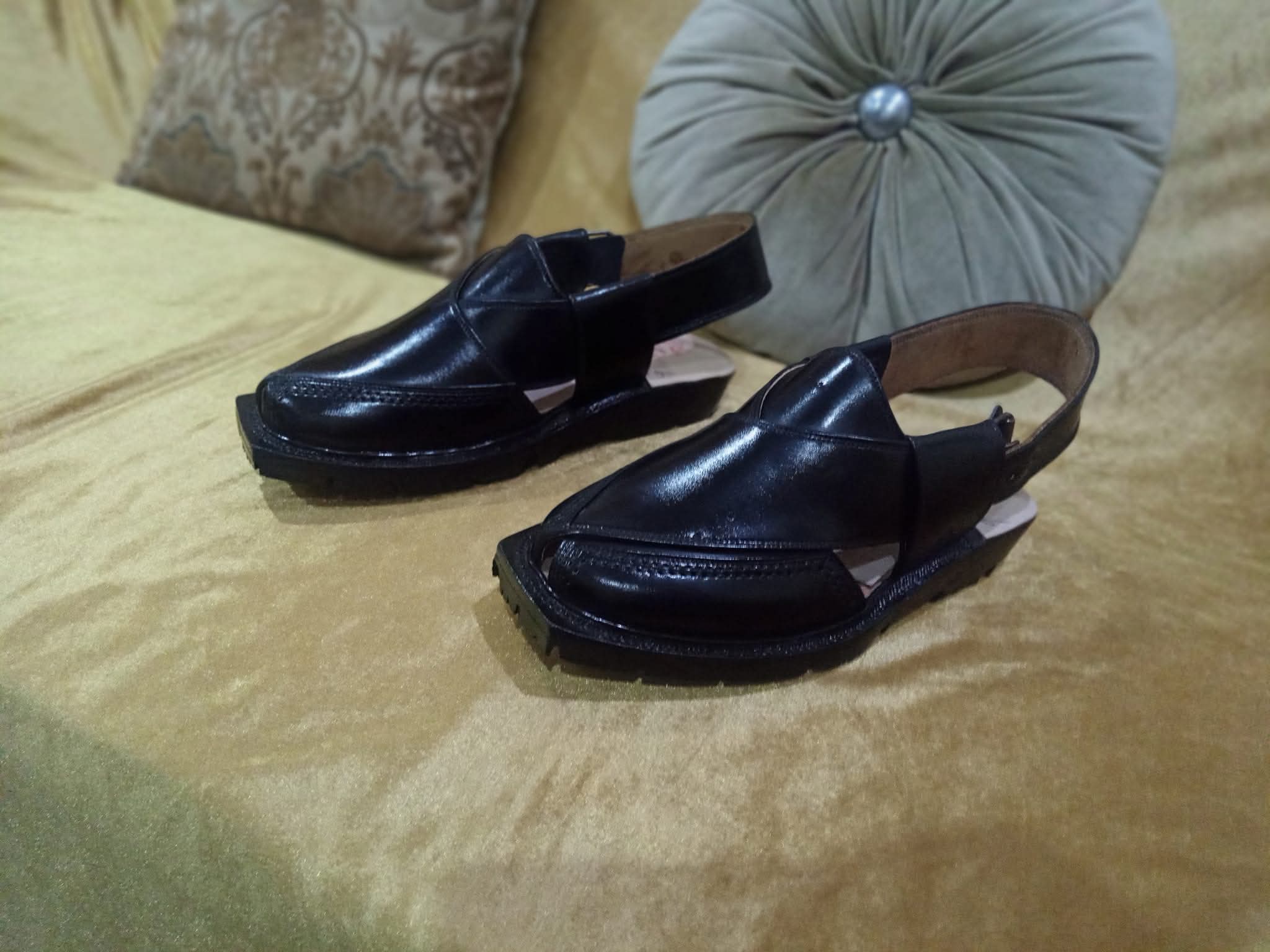 Naurozi original chapppal mens