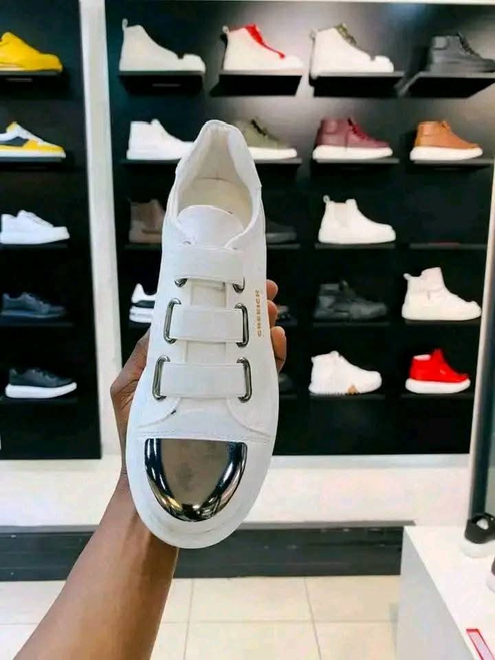 Men’s sneaker shoes
