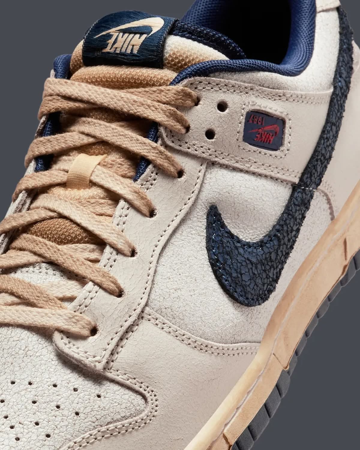 Men’s sneaker shoes