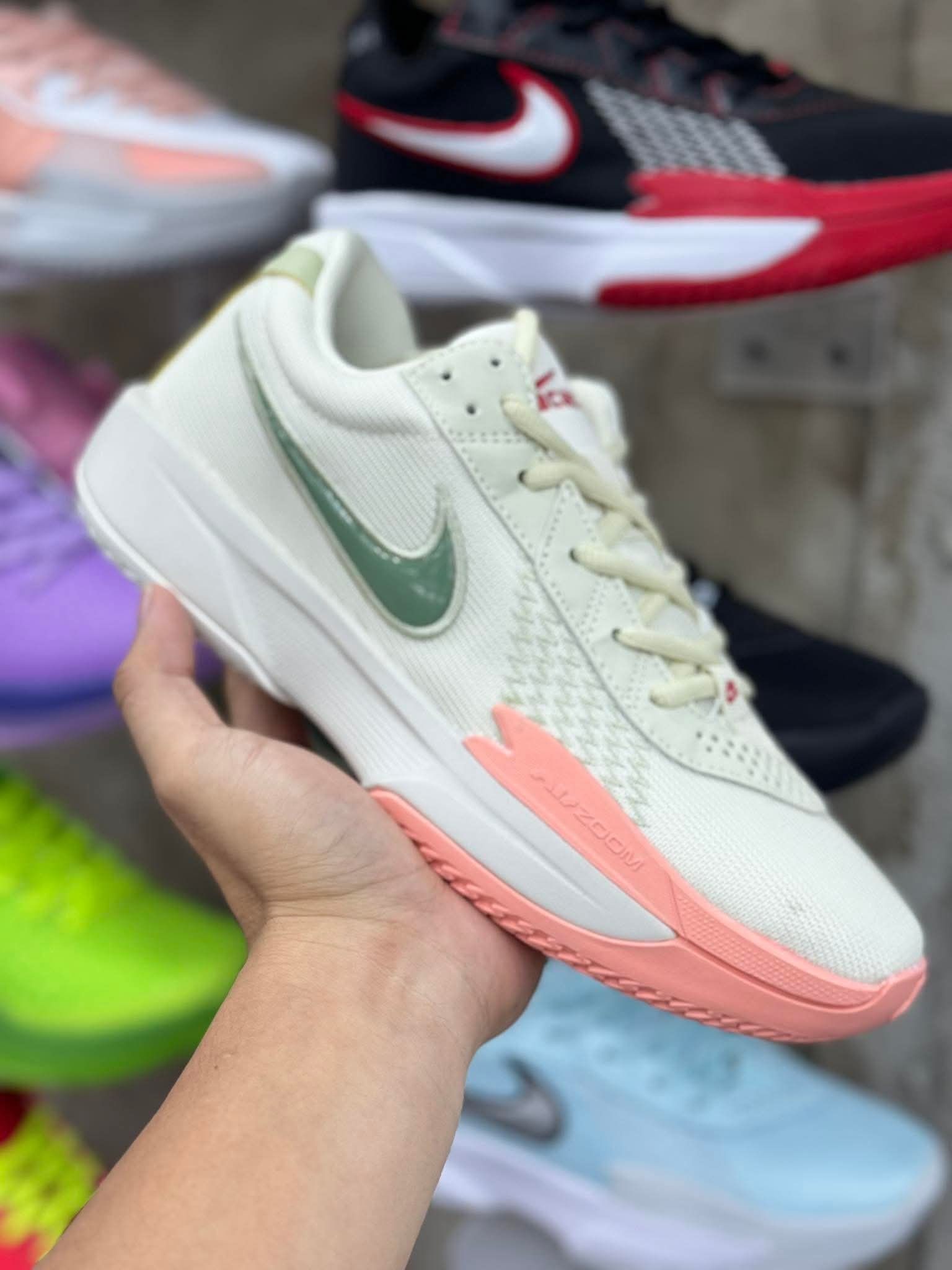 Men’s sneaker shoes