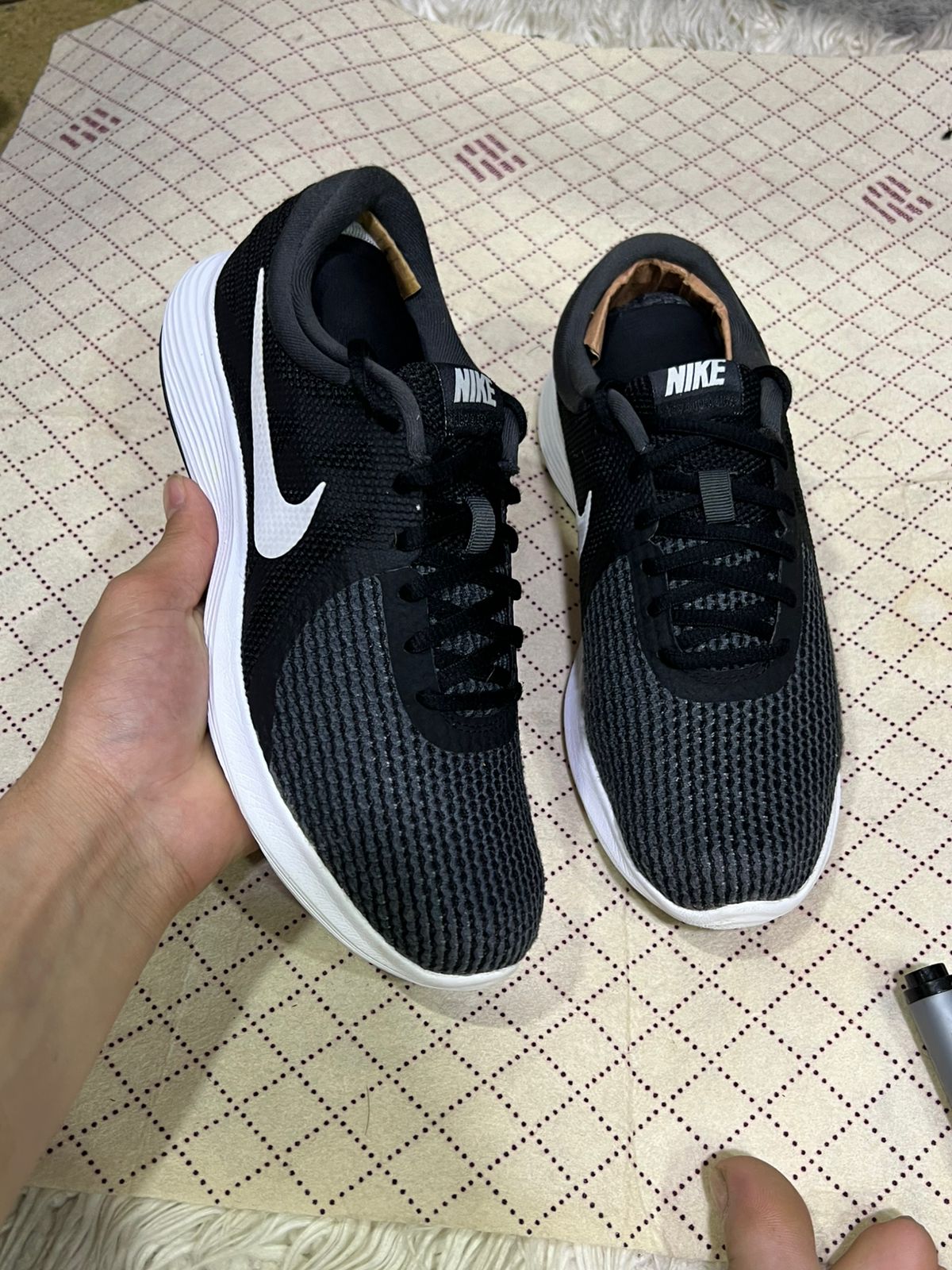 Men’s sneaker shoes