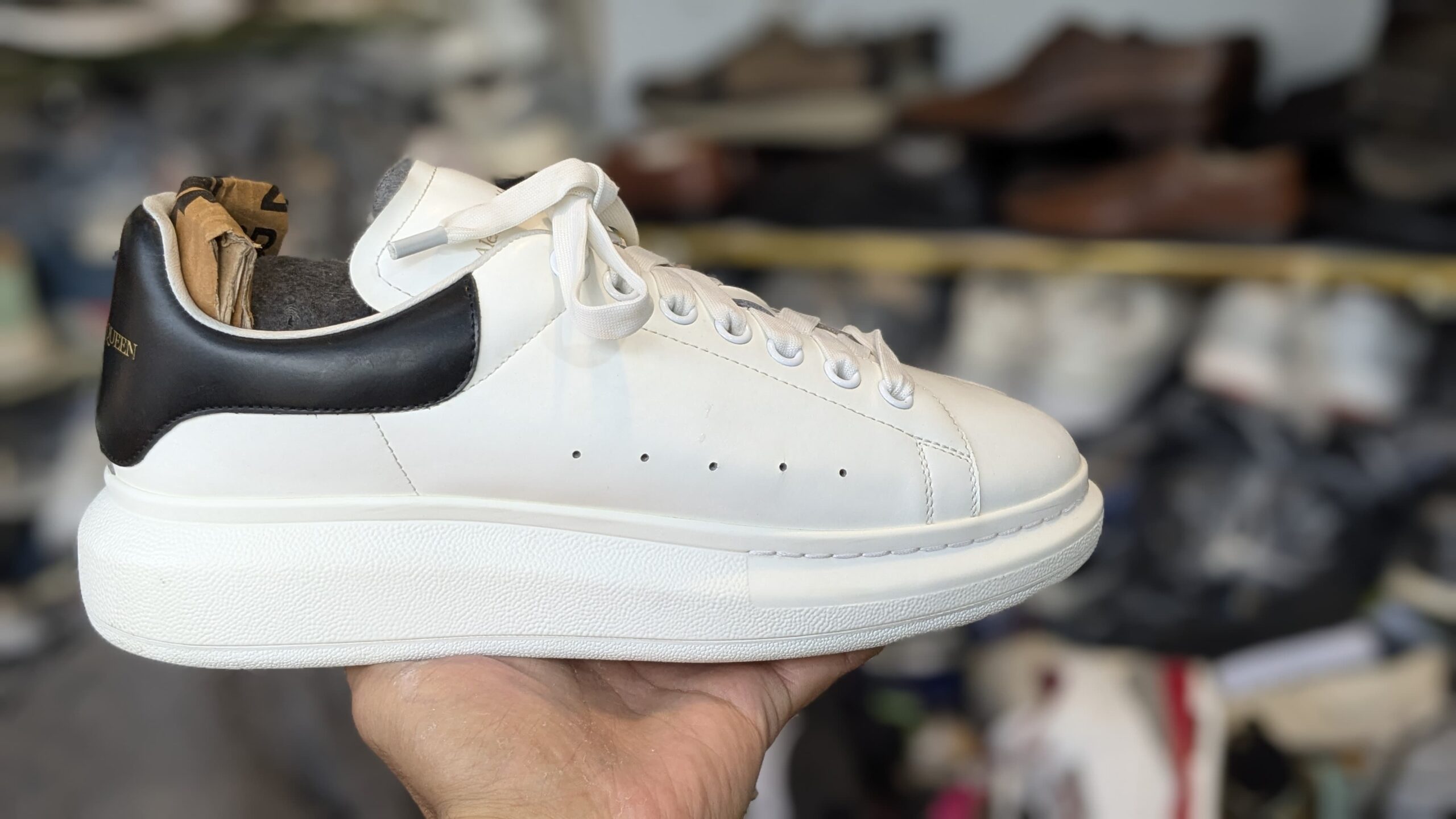 Men’s sneaker shoes