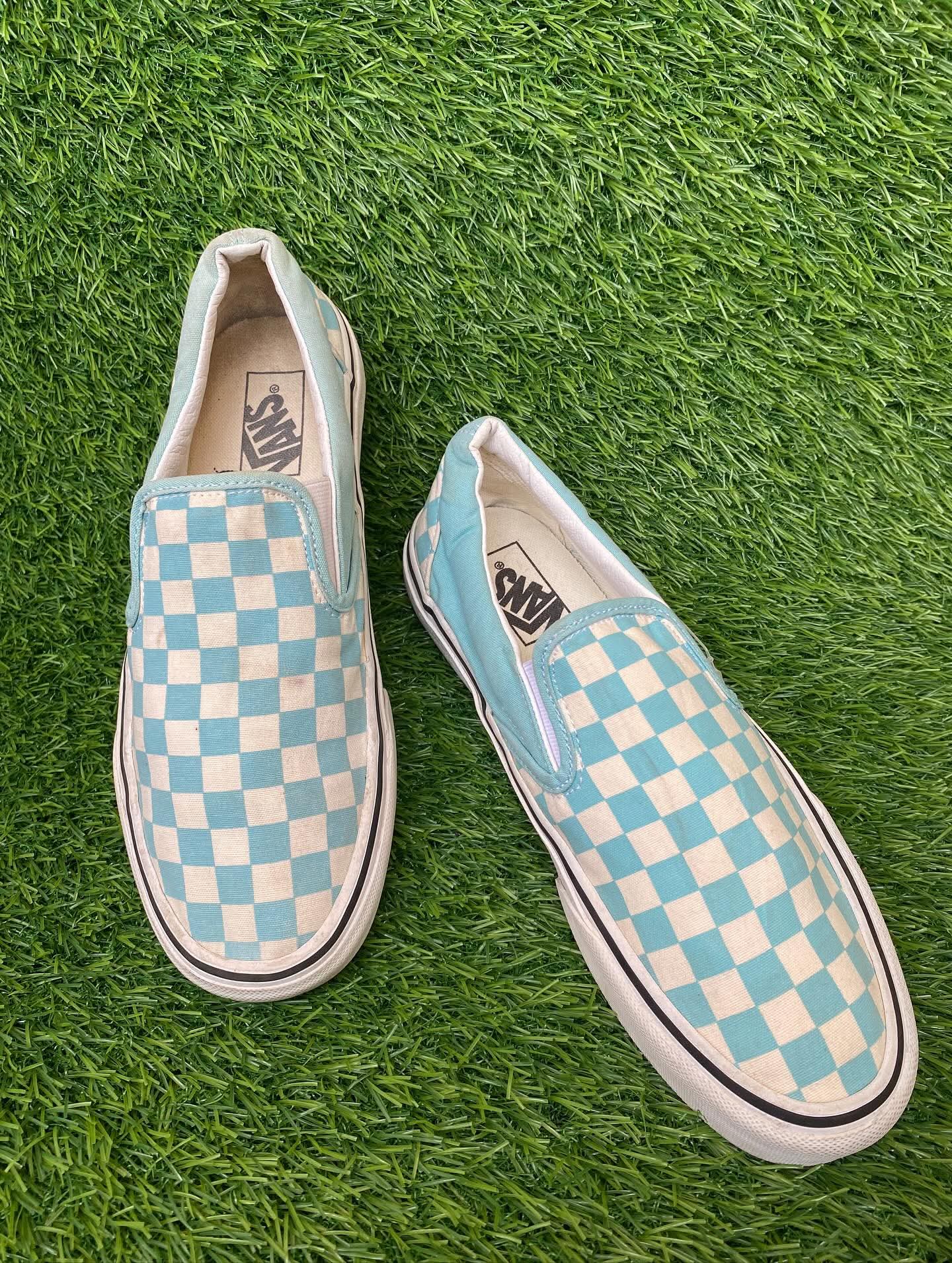 Men’s old sneaker shoes